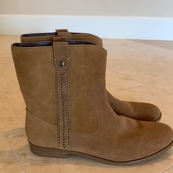 Bass Cindy Boot - Picture 2 of 6